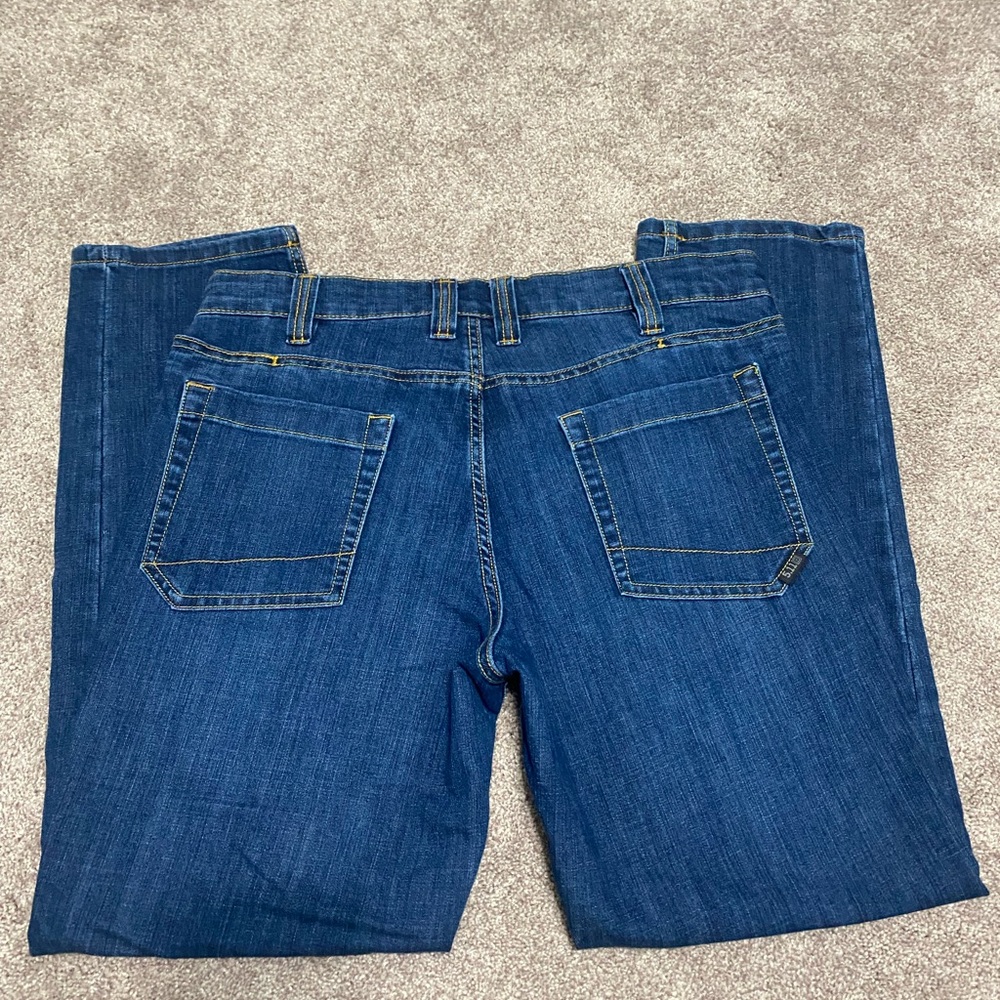 5.11 Tactical Jeans Mens Size 33x30 (actually measures 34x30)